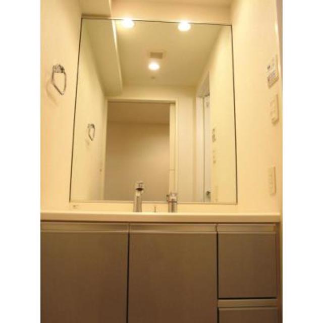 洗面設備　※写真は同タイプ住戸です。