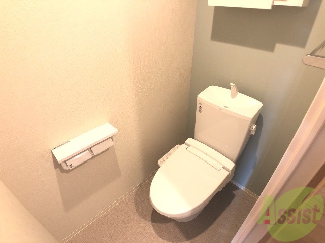 トイレ　ウォシュレット機能がついたトイレです。安心して使用できます。