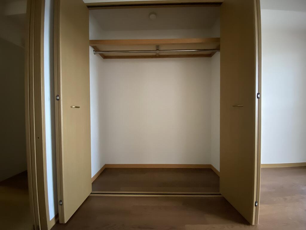 収納　クローゼット付きで収納も困りません♪（同仕様写真）