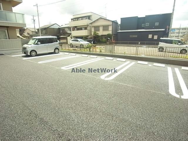 駐車場　駐車場