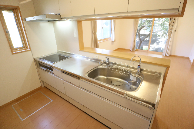 金沢区六浦東1丁目戸建のキッチン写真