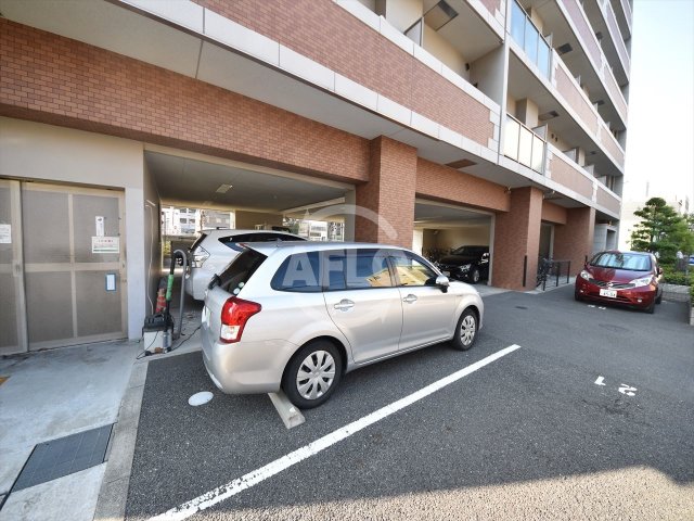 駐車場　プリムール　駐車場