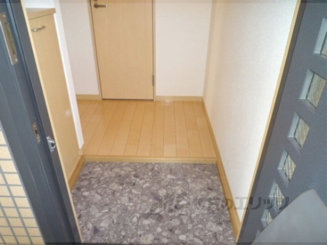 ヴィラージュ桂の玄関写真