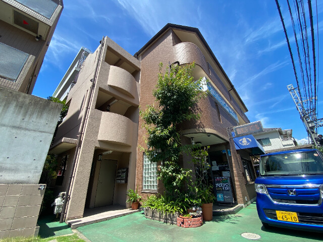 建物外観　芦屋市春日町「グローリーメゾン」