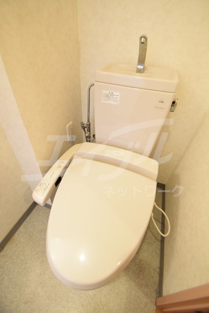阪急千里線 関大前駅 徒歩5分 6階建 築20年のトイレ写真