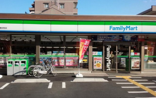 コンビニ　ファミリーマート朝霞東弁財一丁目店（コンビニ）まで400m