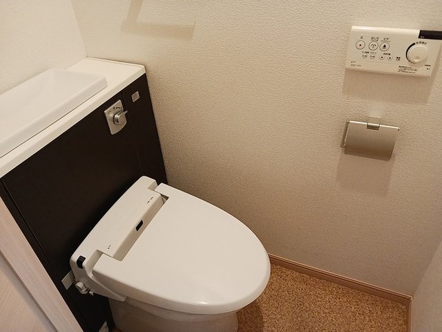 トイレ　清潔感のあるトイレです