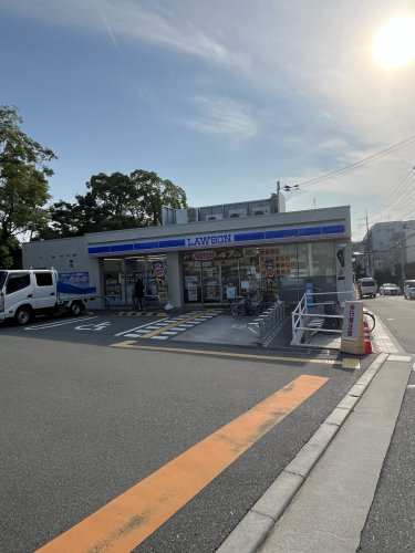 コンビニ　ローソン　服部南町2丁目店（コンビニ）まで553m