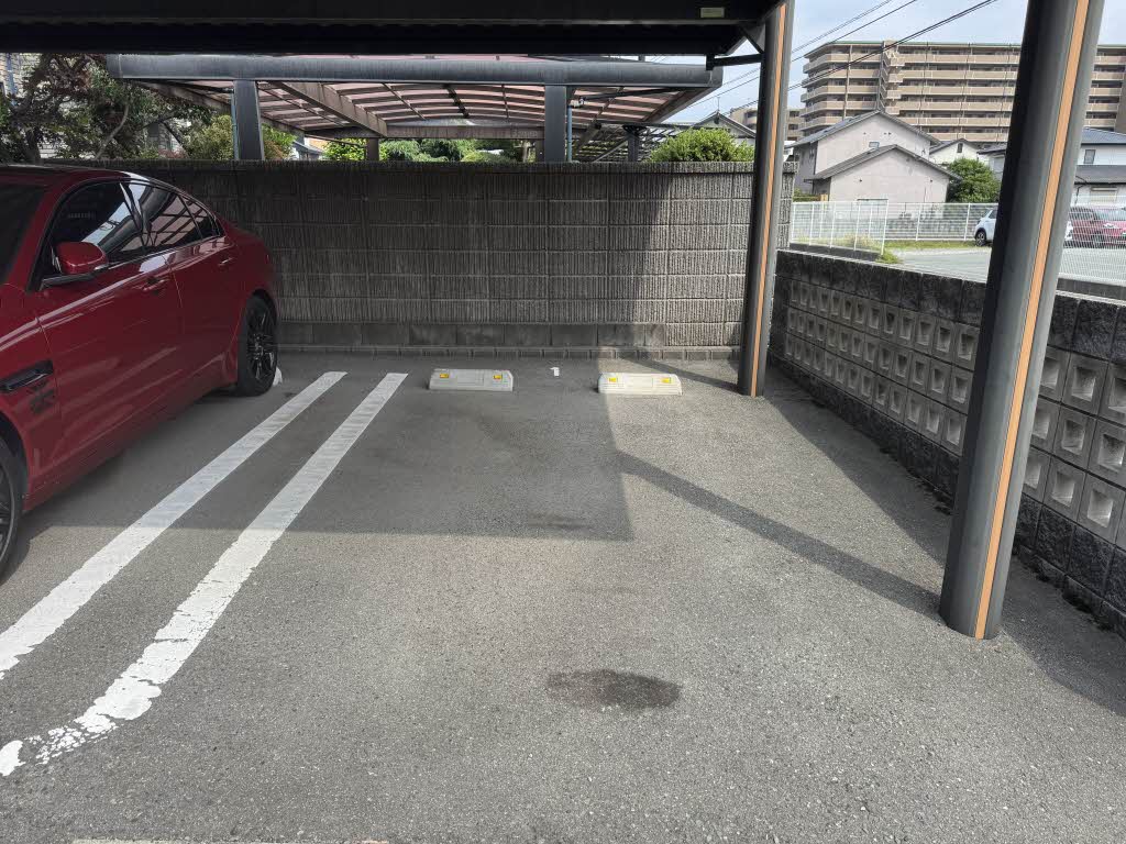 駐車場　駐車スペースもあります☆