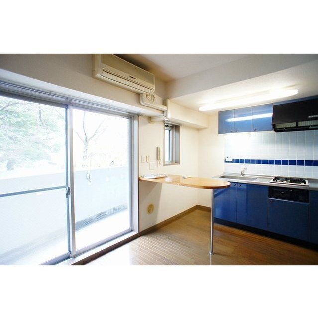 ボヌール都立大学壱番館の居間写真