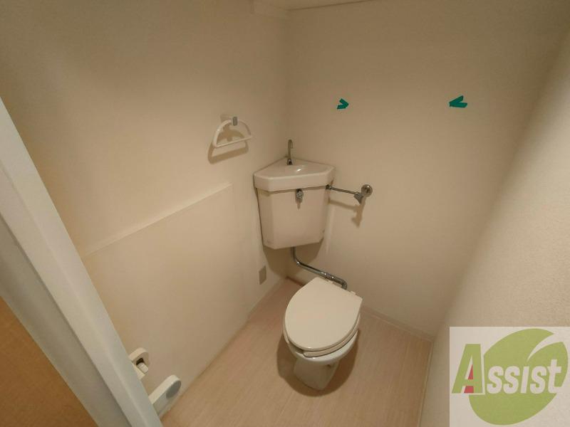 トイレ　こちらはトイレです。清潔感があり、安心して使用できます。