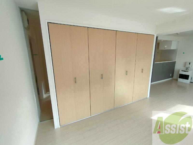 収納　寝室の収納です。部屋がすっきり片付きます。