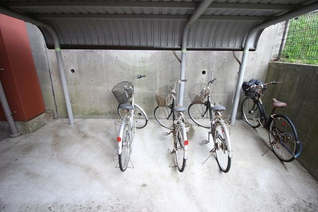 その他共有部分　屋根付き駐輪場