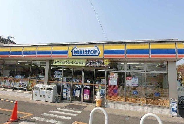 コンビニ　ミニストップ（コンビニ）まで500m