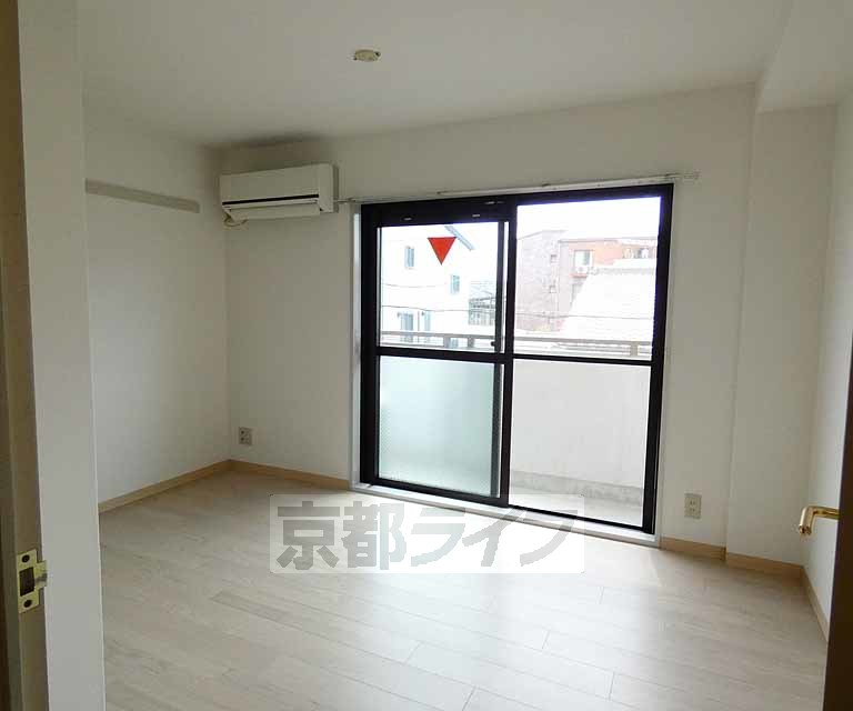 居室・リビング　きれいなお部屋です