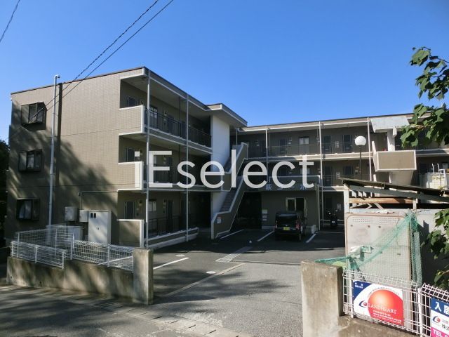 建物外観　閑静な住宅街にある単身向け賃貸物件