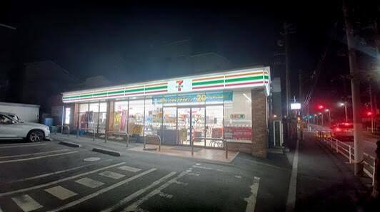 コンビニ　セブンイレブン 葛飾白鳥店（コンビニ）まで166m