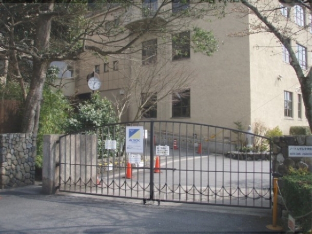 【京都市左京区浄土寺真如町のマンションの中学校】