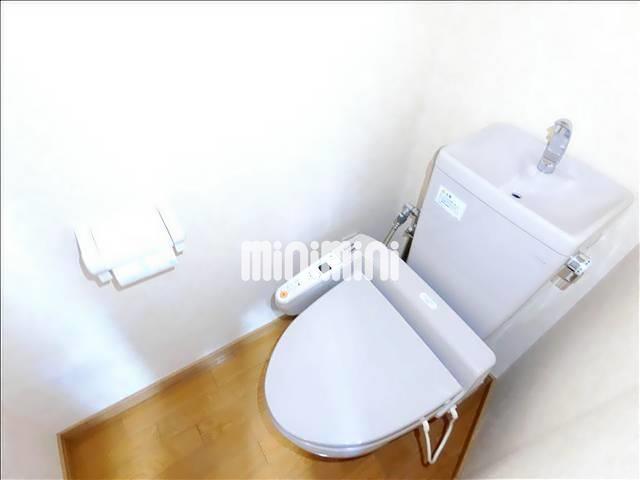 トイレ　温水洗浄機能付きのトイレです。