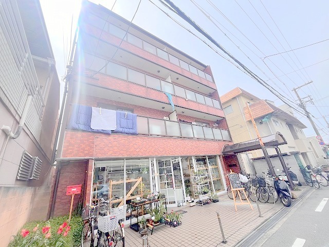 桜塚グリーンヒルの建物外観