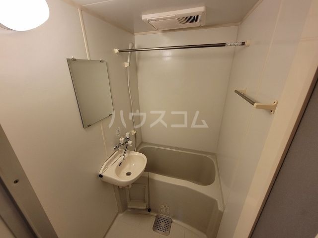【磐田市白羽のアパートの洗面設備】