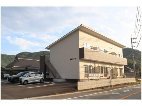 成広伊田コーポの建物外観