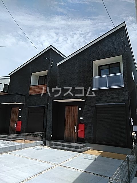 ヴィラージュなみきの建物外観