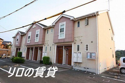 嘉穂郡桂川町大字九郎丸のアパートの建物外観