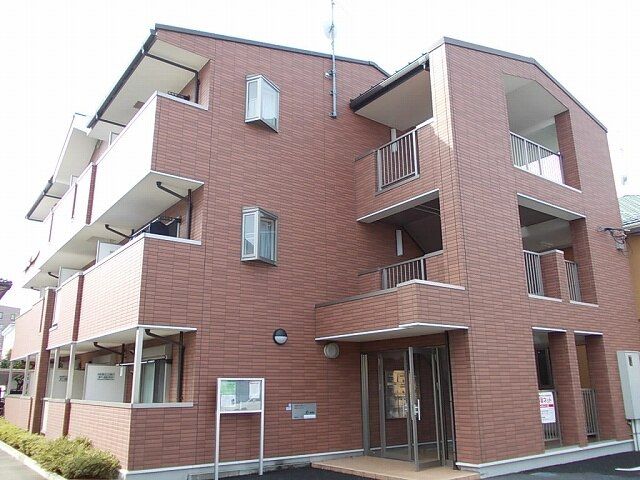 【ひたちなか市共栄町のマンションの建物外観】