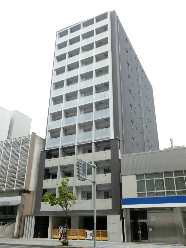 【広島市中区三川町のマンションの建物外観】