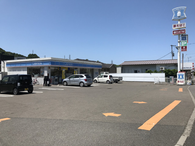 【松山市山西町のアパートのコンビニ】