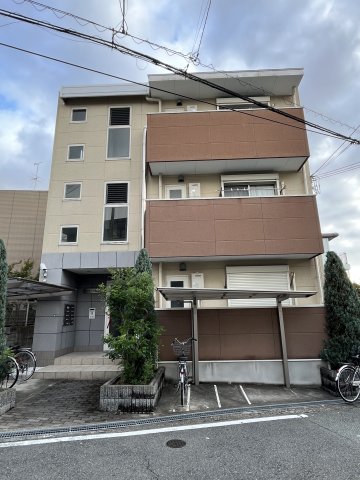 豊中市箕輪のマンションの建物外観