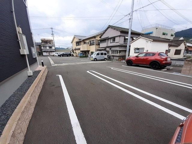 【メゾン・ムサシの駐車場】