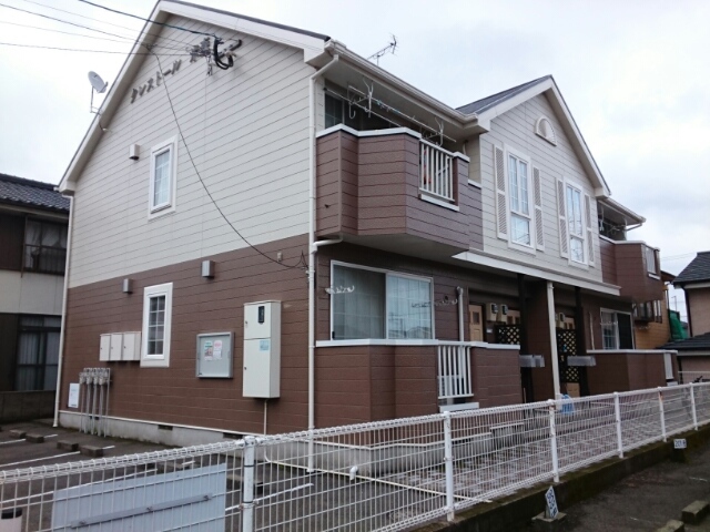 【鹿児島市桜ヶ丘のアパートの建物外観】