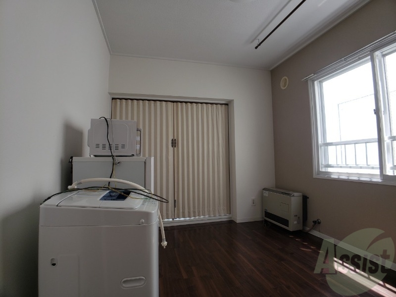 居室・リビング　６．８帖のダイニングキッチン。ゆったりできるお部屋ですね。