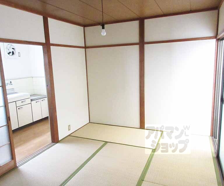 居室・リビング　６帖の和室。