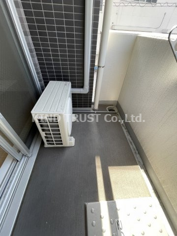 バルコニー　バルコニーからの眺めを楽しみながら食事をしませんか