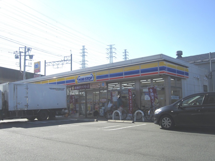 コンビニ　ミニストップ（コンビニ）まで20m