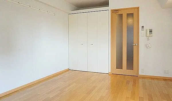 居室・リビング　別部屋参考写真となります。