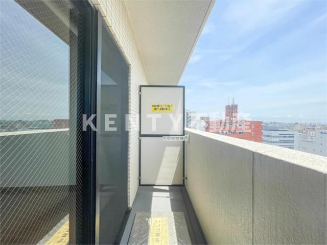 バルコニー　バルコニーからの眺めを楽しみながら食事をしませんか