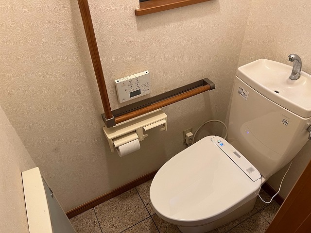 朝霞市宮戸戸建て B号棟のトイレ写真