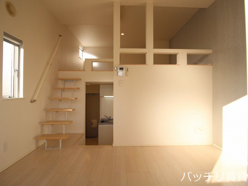 居室・リビング　同型タイプの為、現状を優先致します。