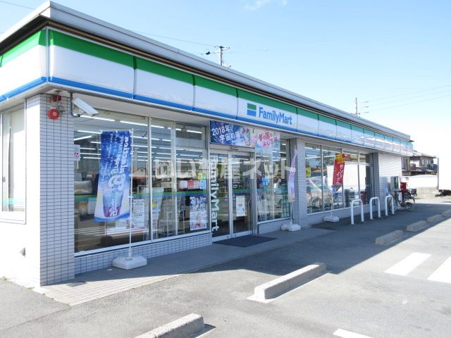 コンビニ　ファミリーマート 伊勢おばた店（コンビニ）まで427m