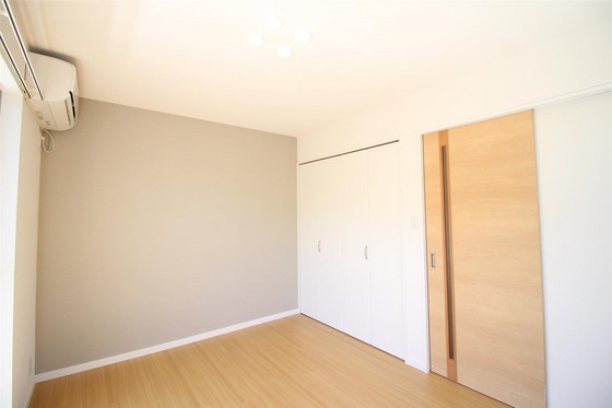 居室・リビング　※他号室の写真です