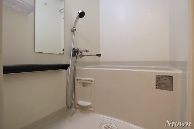 バス・シャワールーム　落ち着いた空間のお風呂です