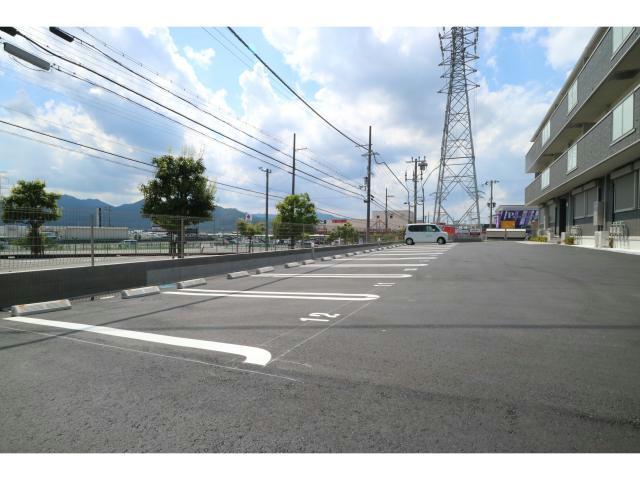 駐車場　駐車場