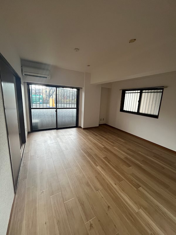 居室・リビング　使いやすい形の為、レイアウトを楽しめます♪