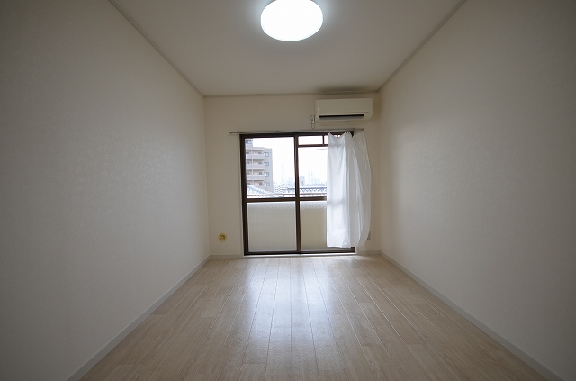 居室・リビング　別号室の写真です