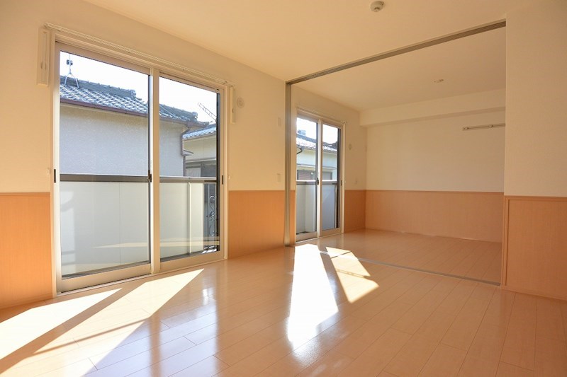 居室・リビング　フローリング仕上げ