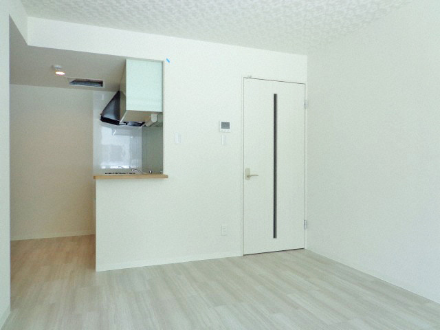 居室・リビング　明るい居間で気持ちまで明るくなりますね！